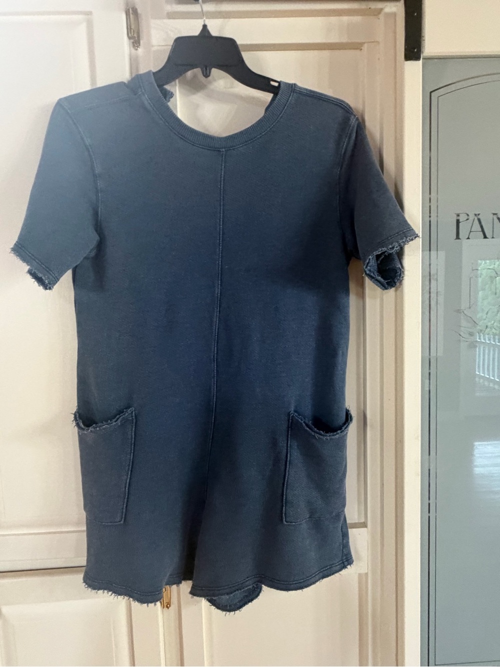 American eagle Short-Sleeve Washed Navy Pocket jumper